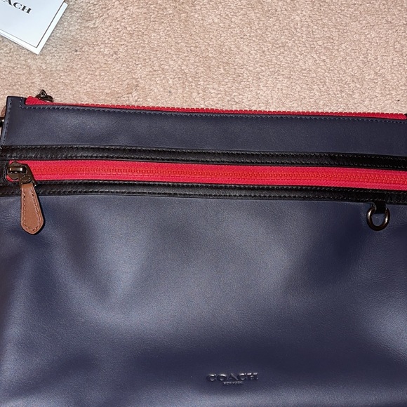 NEW!!! COACH clutch - Picture 4 of 7